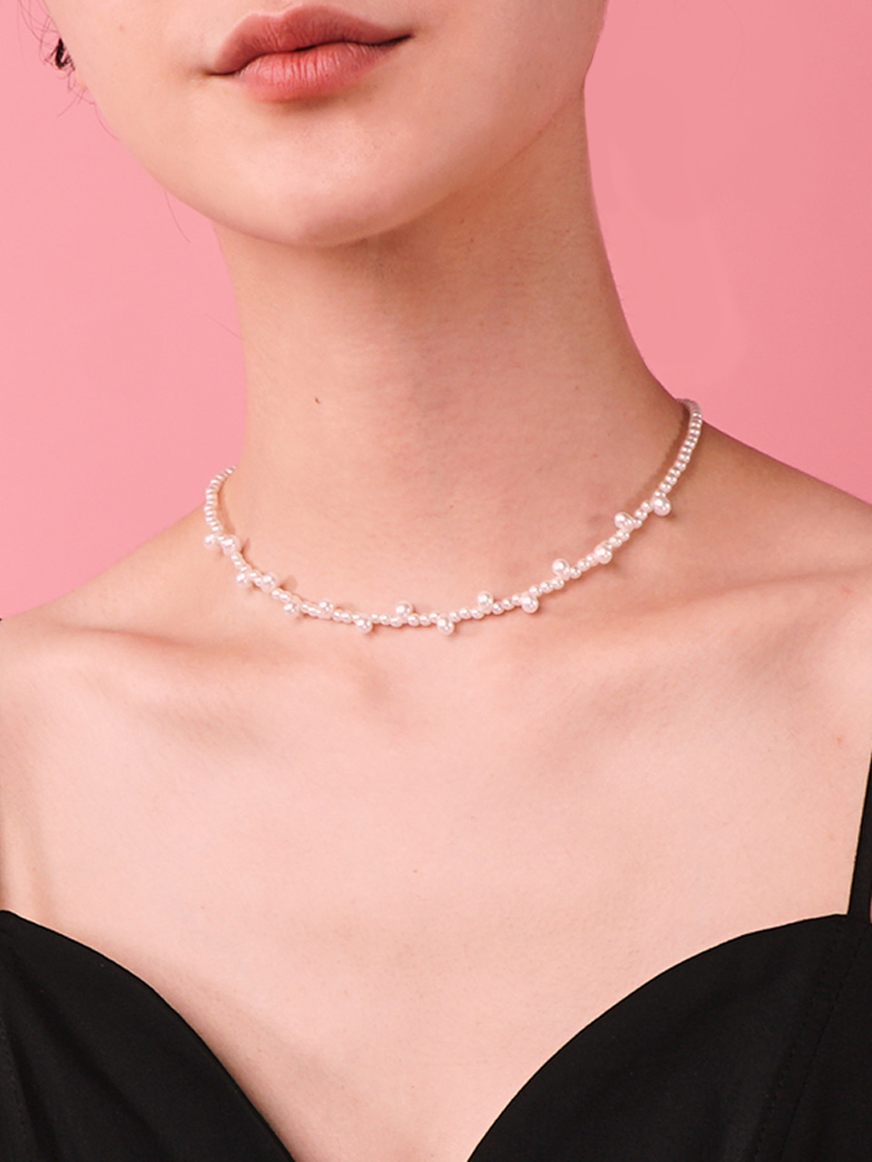 DOTS PEARL NECKLACE